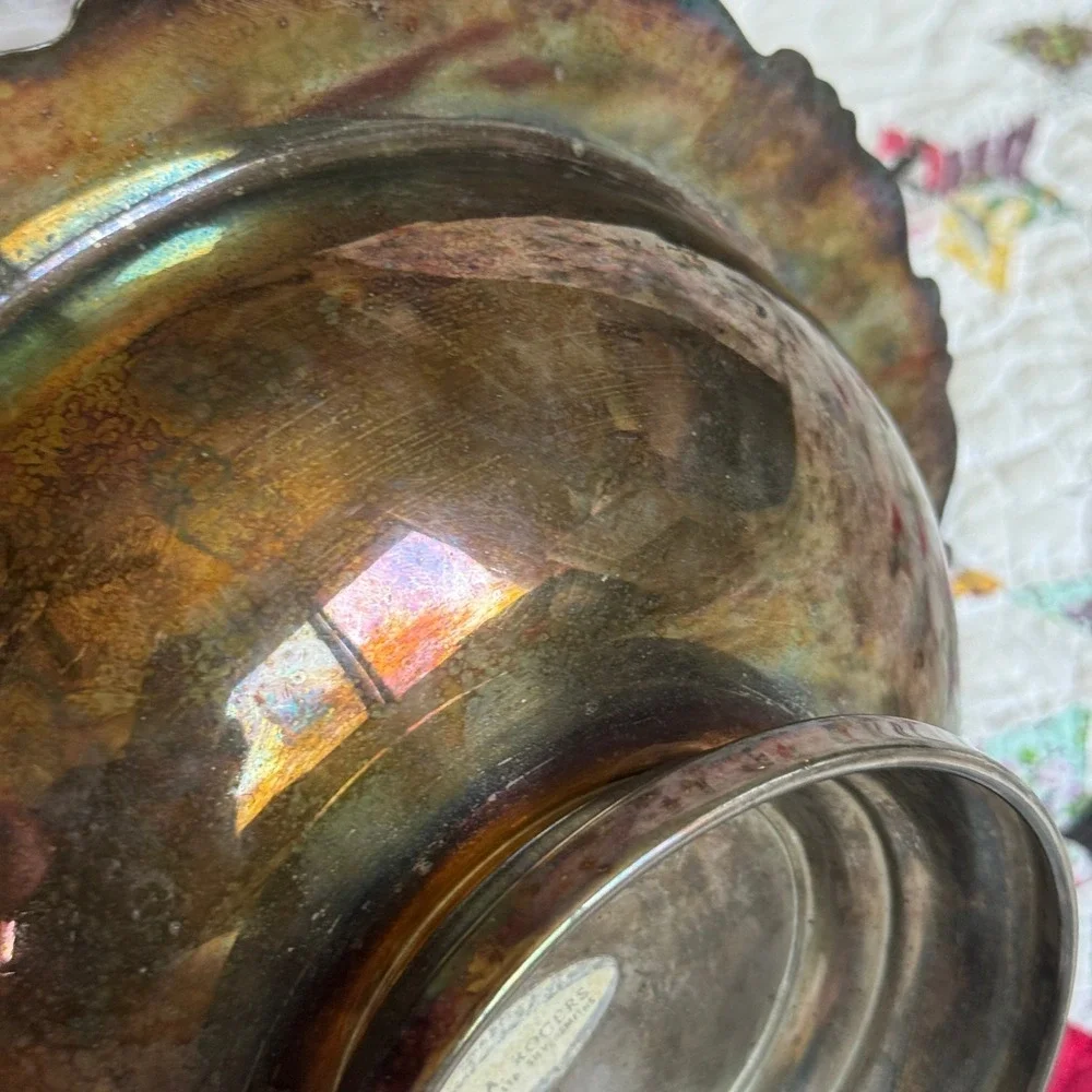 Wm A Rogers Oneida Silverplate Footed Bowl Floral Repousse Rim 10.25